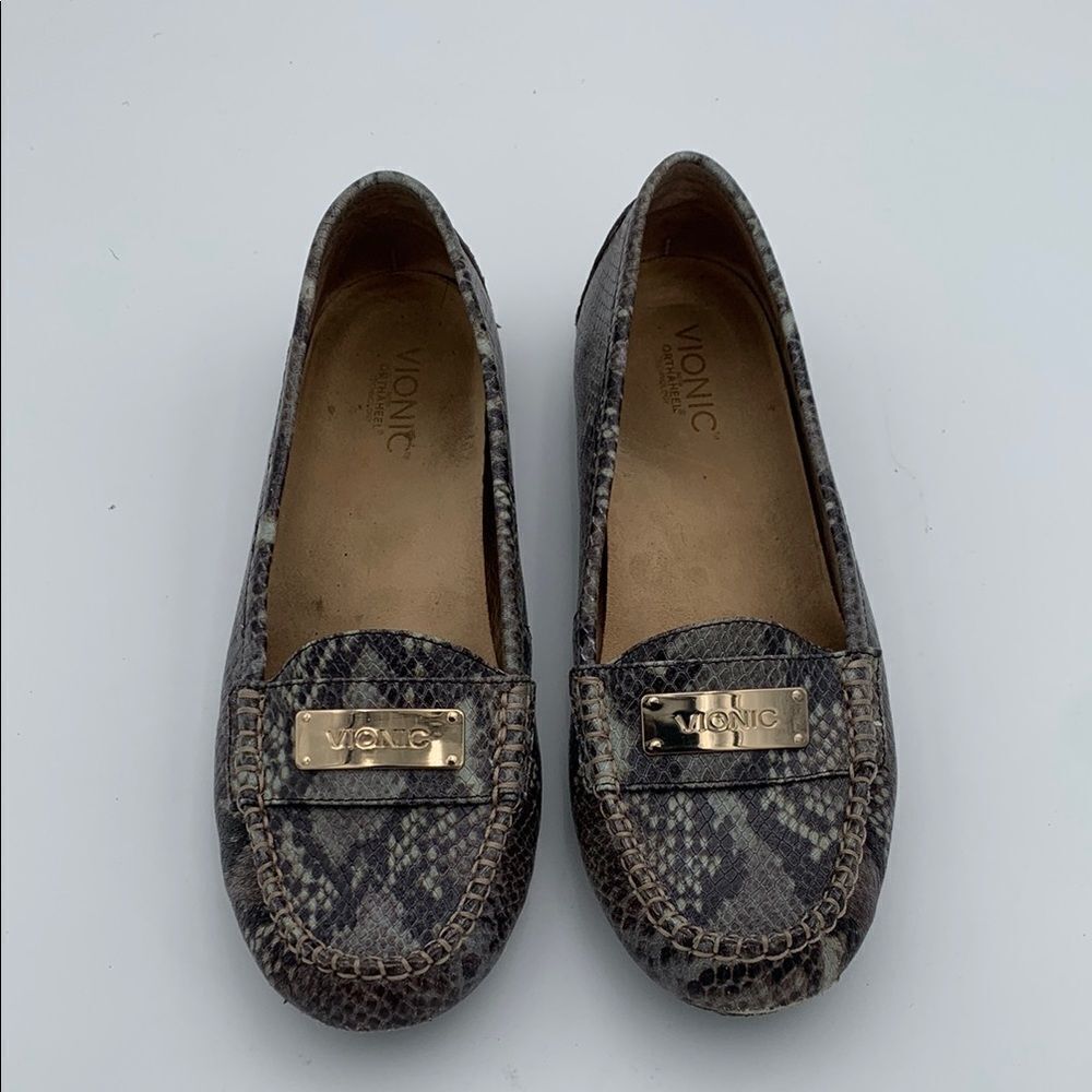 Vionic Gray Snakeskin Flats with Metallic Detail woman’s size 10